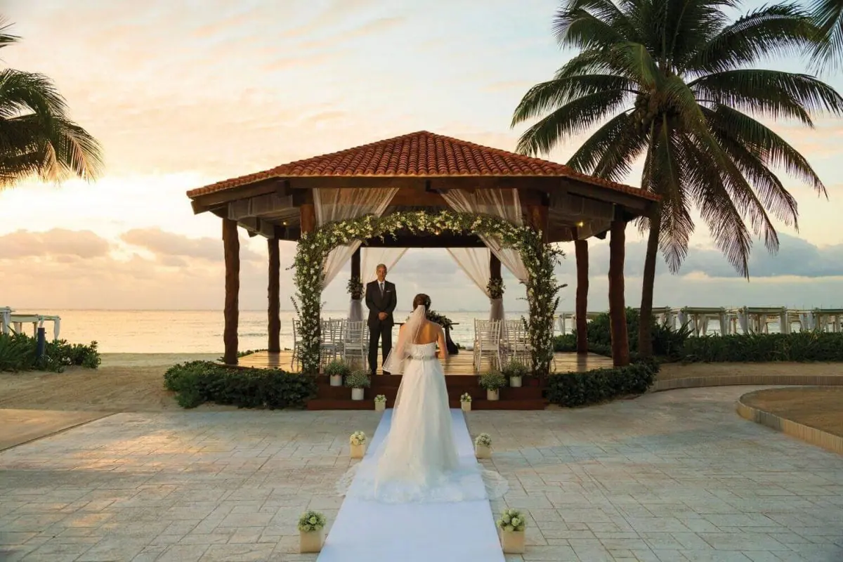 beach wedding in mexico