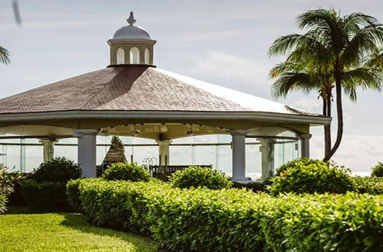 tucan gazebo wedding at moon palace