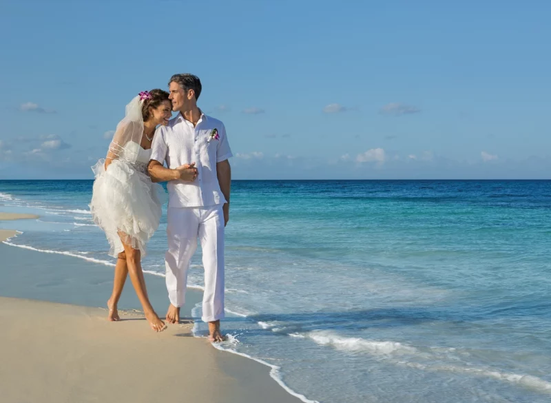 married wedding couple on beach cancun