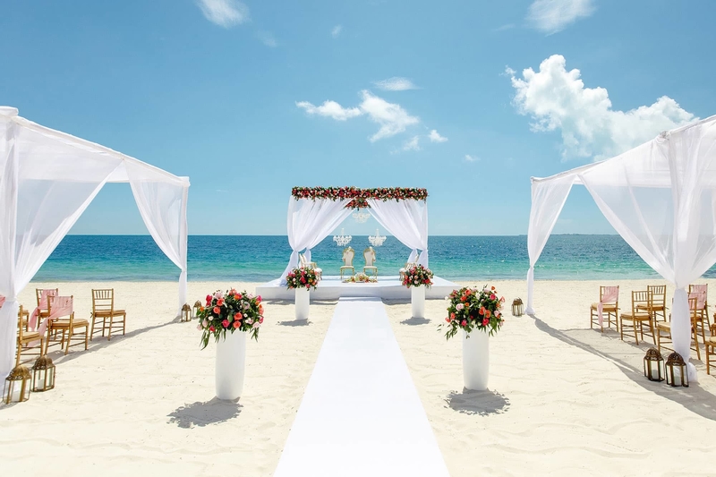 trs coral hotel beachfront wedding ceremony