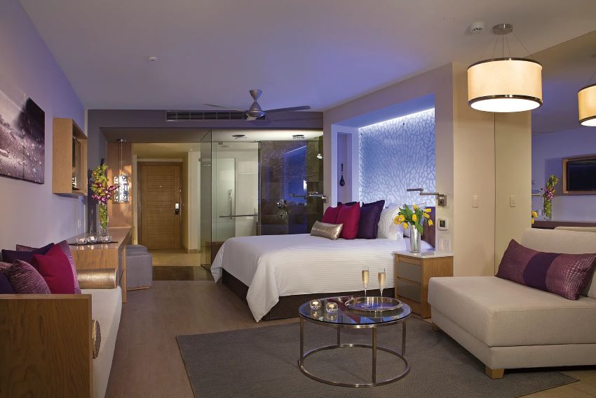 Xcelerate Junior Suite Swim Out Ocean Front breathless riviera cancun