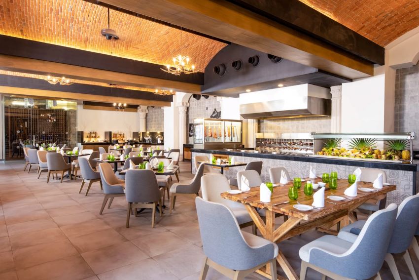 restaurant at wyndham alltra playa del carmen