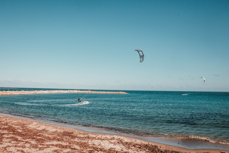 beach paragliding