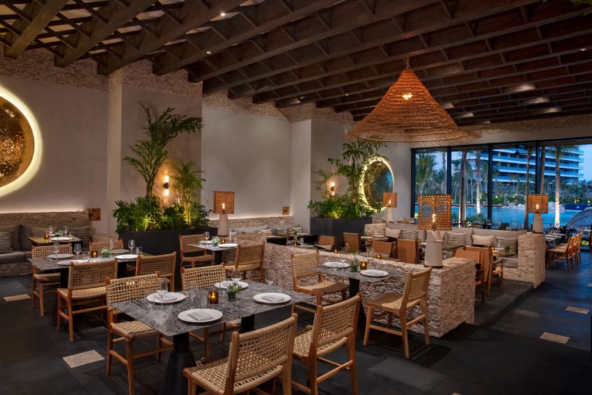 restaurant at secrets moxche