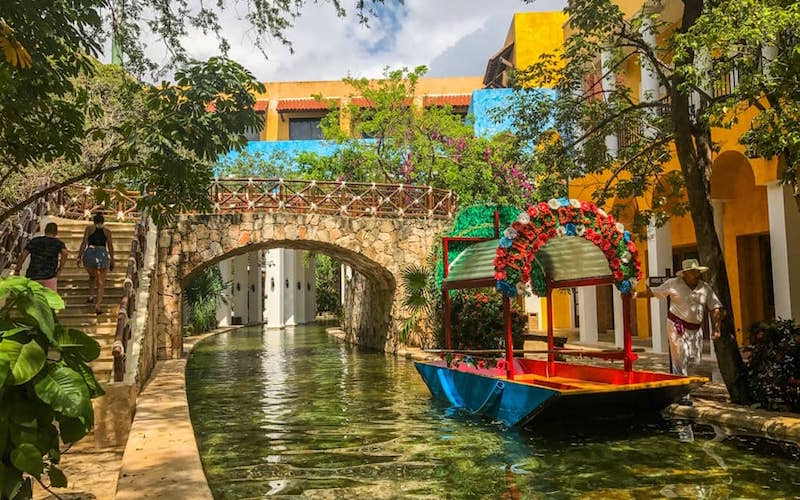 occidental lobby canal