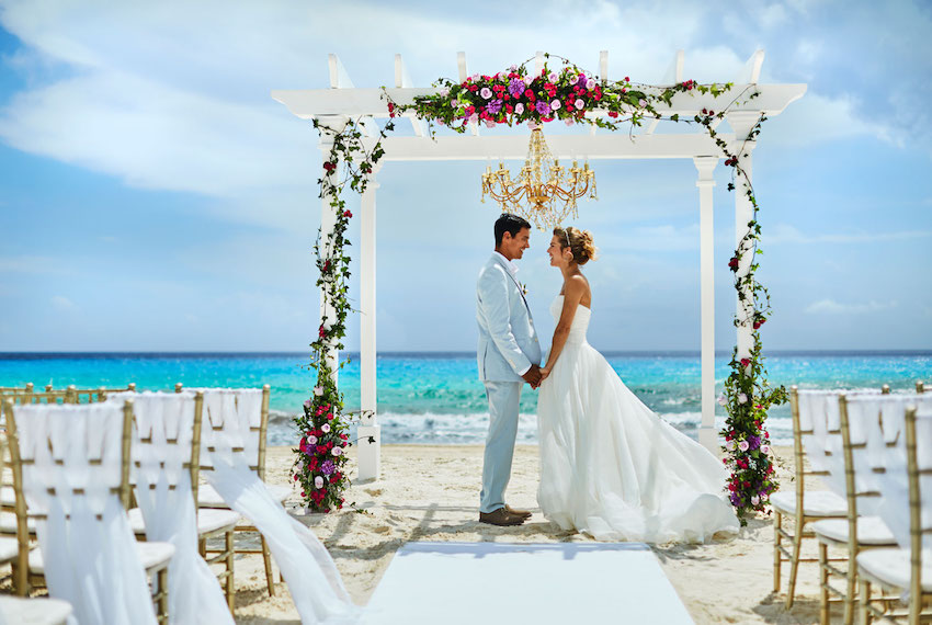 hyatt zilara cancun wedding couple