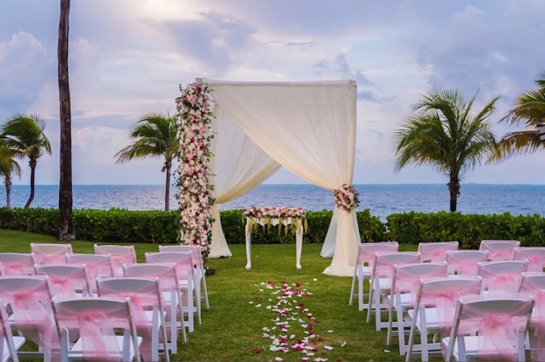 10 Best Mexico Wedding Packages for 200 Guests (w/Prices)