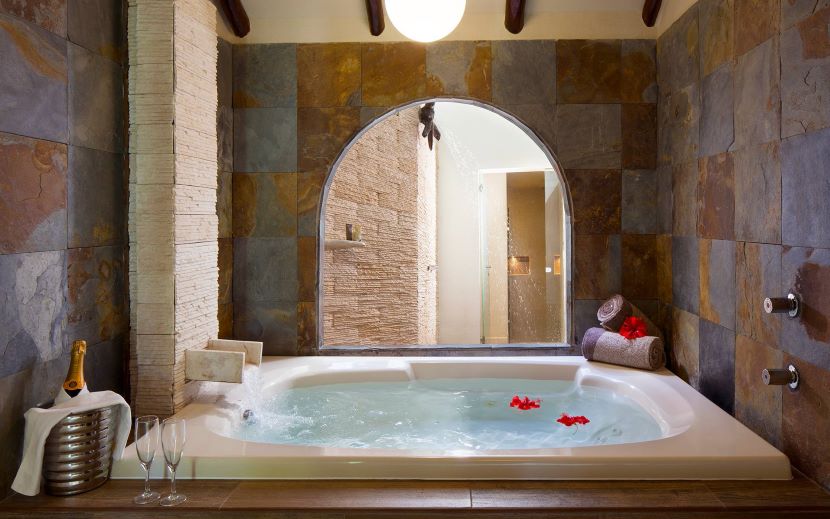 bath tub in the honeymoon suite at El Dorado Casitas Royale