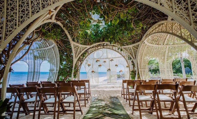 beach wedding venue at Sandos Caracol