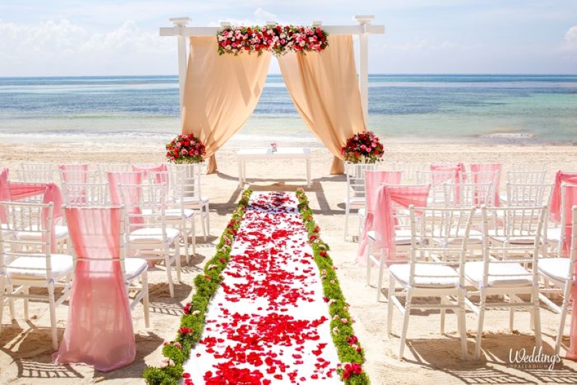 bliss in bloom Grand Palladium White Sand resort wedding package