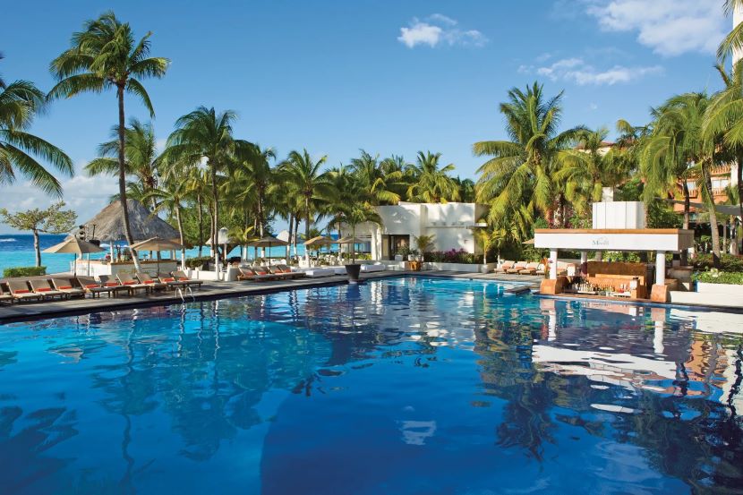 pool at dreams sands cancun