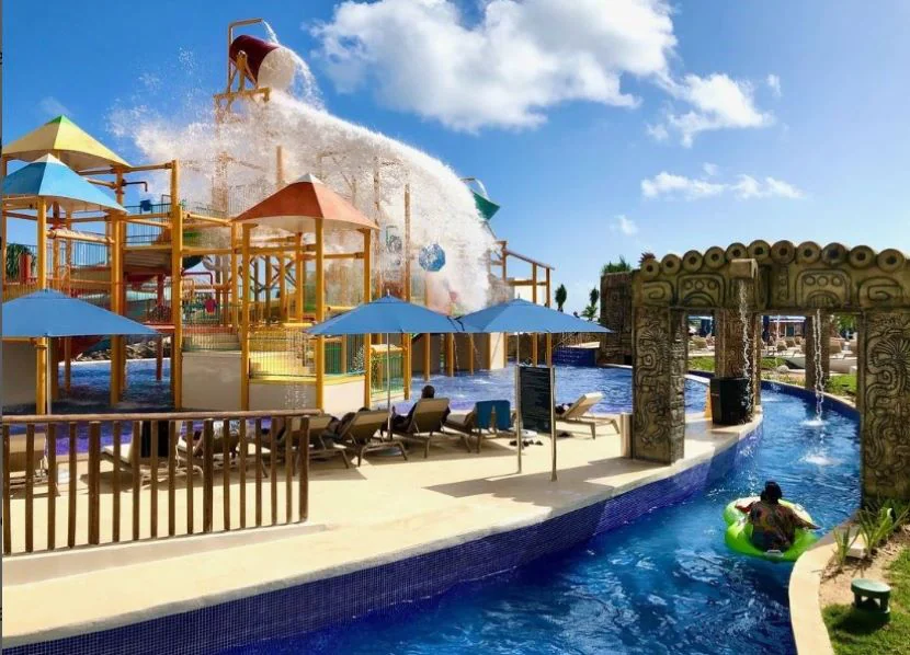 splash zone and lazy river at Royalton splash cancun