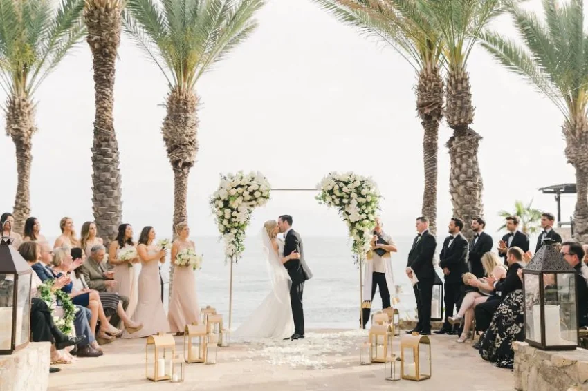 How to Plan A Destination Wedding: 10-Step Guide