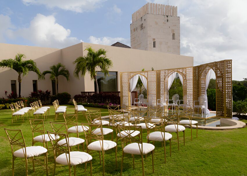 Terraza-Lawn venue at fairmont maykoba