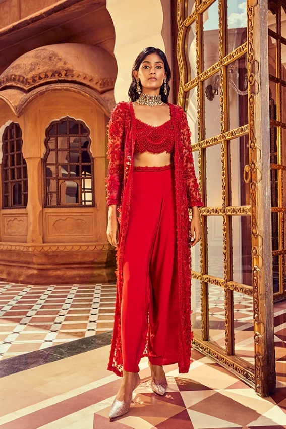 15 HOT Indian Destination Wedding Outfits