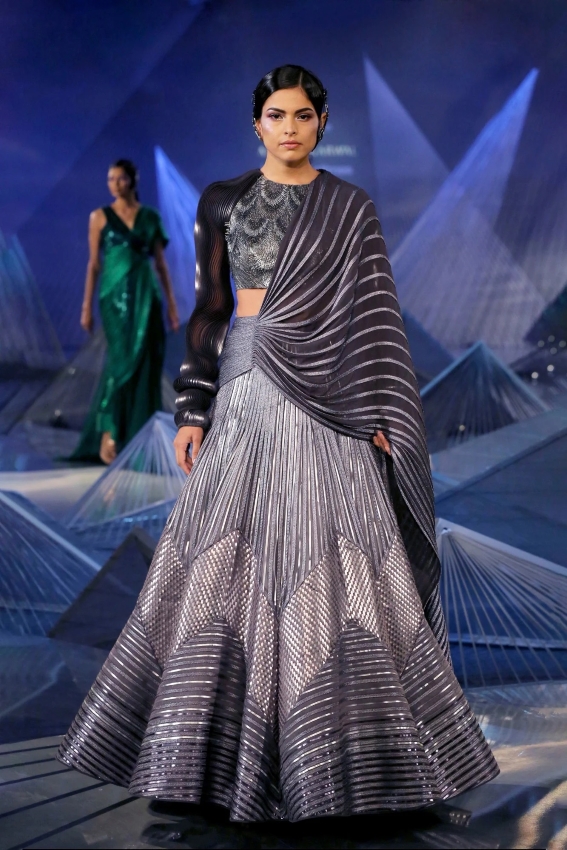 metallic lehenga amit aggarwal