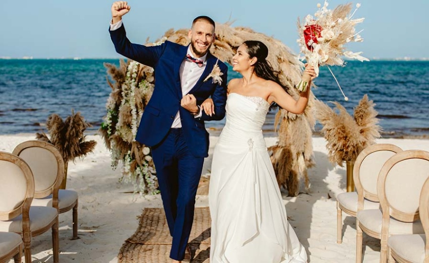 garza blanca cancun beach wedding bride and groom