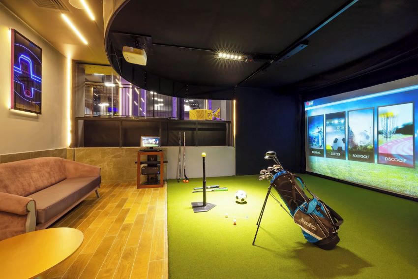 golf simulator at planet hollywood cancun