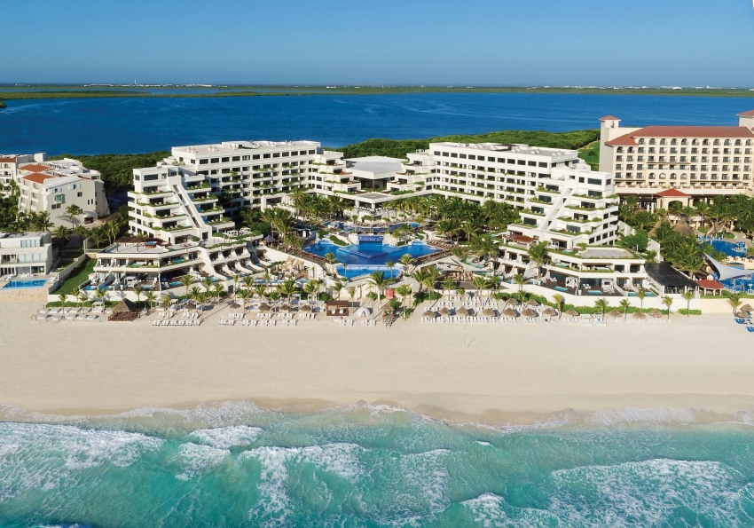 Now Emerald Cancun resort