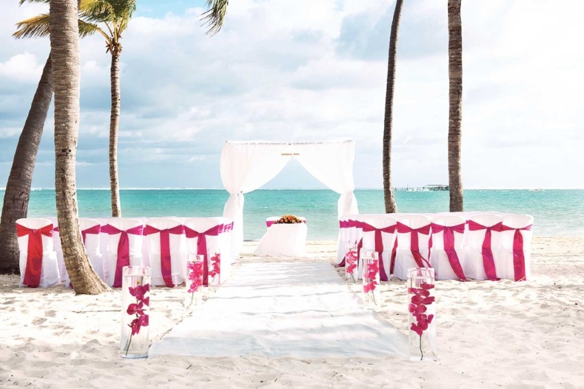 barcelo maya beach resort beach wedding setup