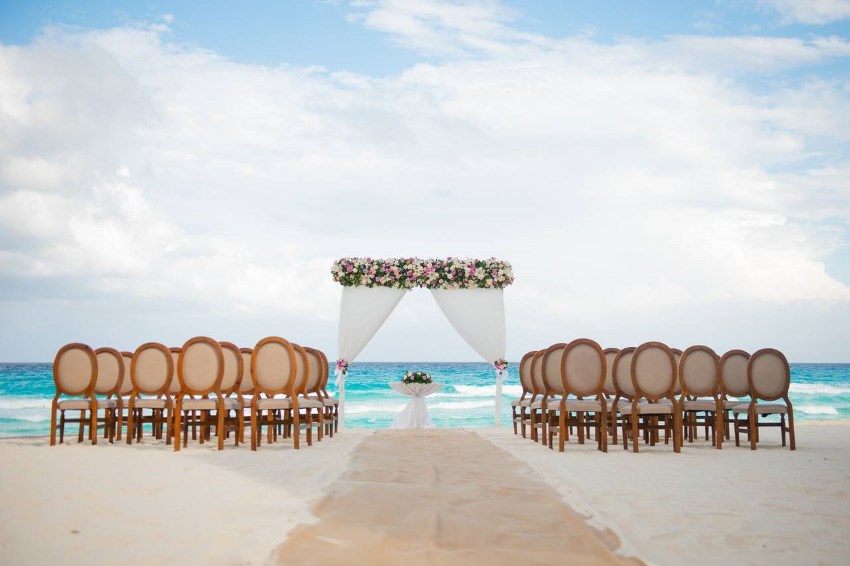 wyndham alltra cancun beach wedding setup