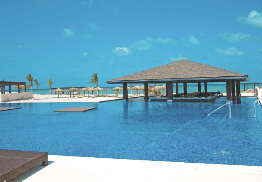 royalton blue waters montego bay pool and beach