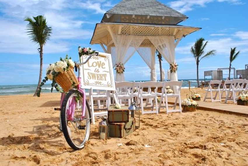 beach wedding setup at nickelodeon punta cana