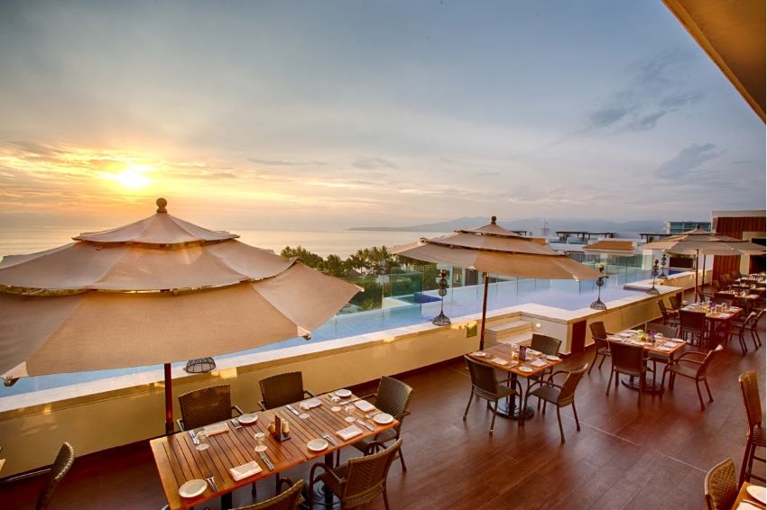 rooftop bar at marival distinct luxury residences