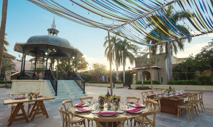Iberostar Selection Paraiso Maya Suites shopping center venue