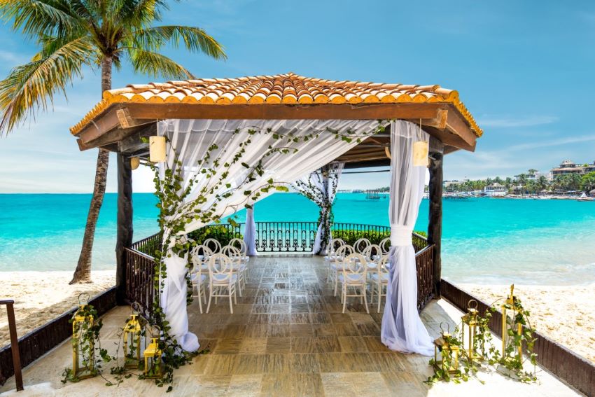 Oceanfront Wedding Gazebo at wyndham alltra playa del carmen