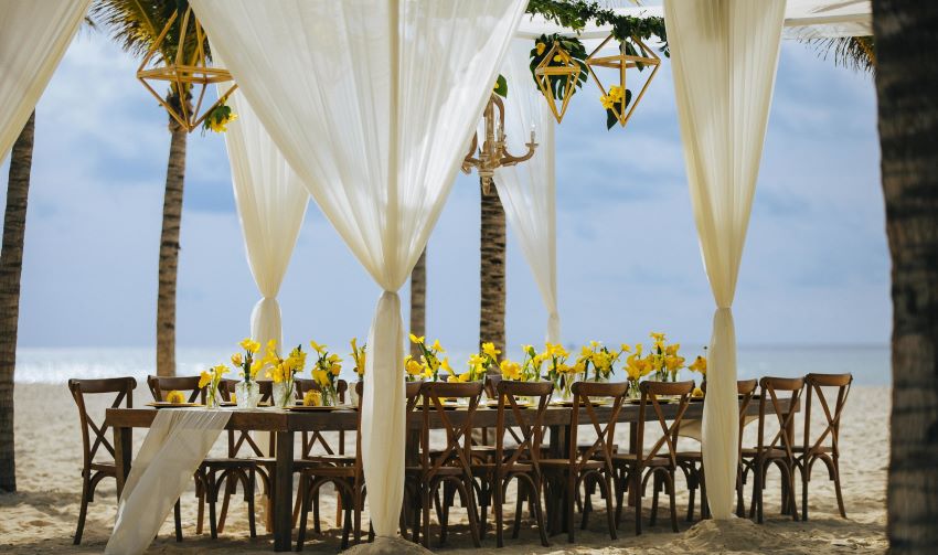 beach reception setup Royal Hideaway Playacar