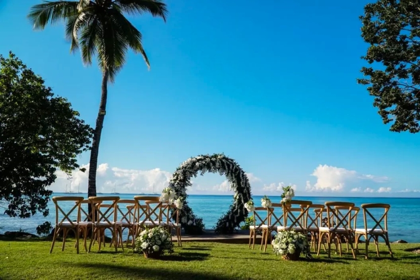 10 BEST Adults-Only Resorts for Weddings in the Caribbean