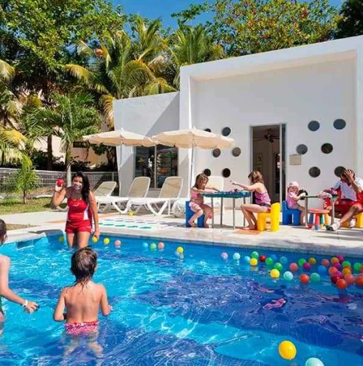 RIU PALACE MEXICO CHILDREN POOL