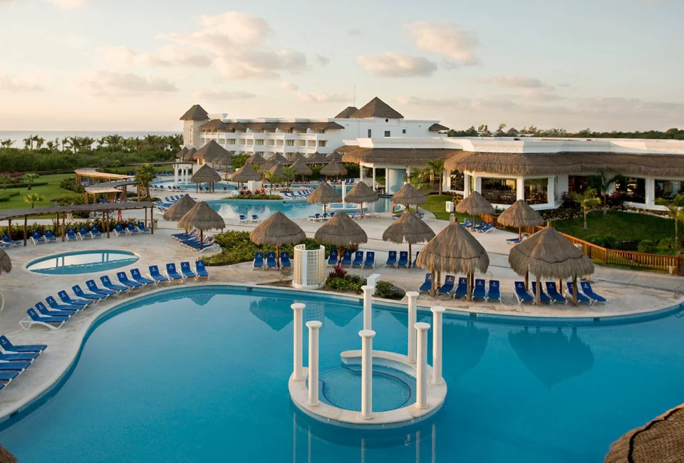 HOTEL GRAND RIVIERA AREA
