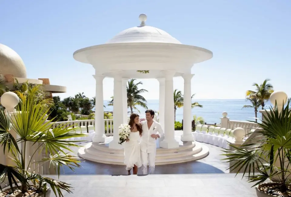 Couple in gazebo venue at Barcelo Maya beach resort