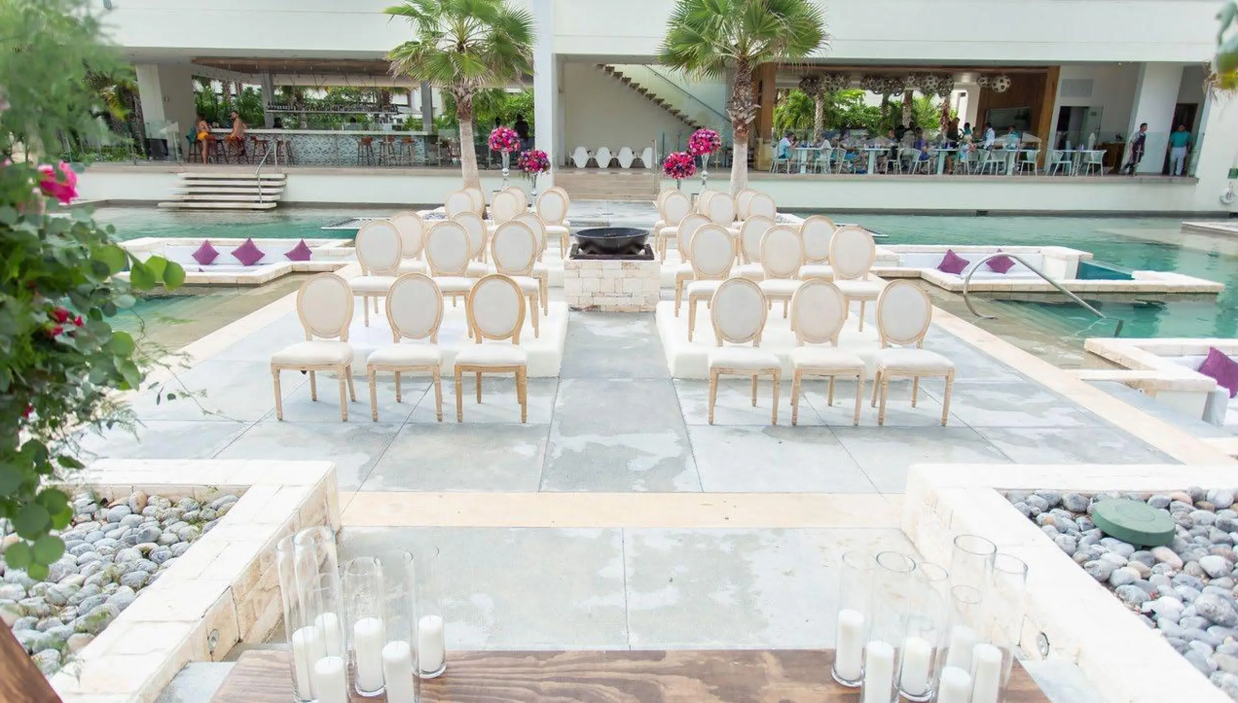Wedding decor in Energy Bar Venue at Breathless Riviera Cancun