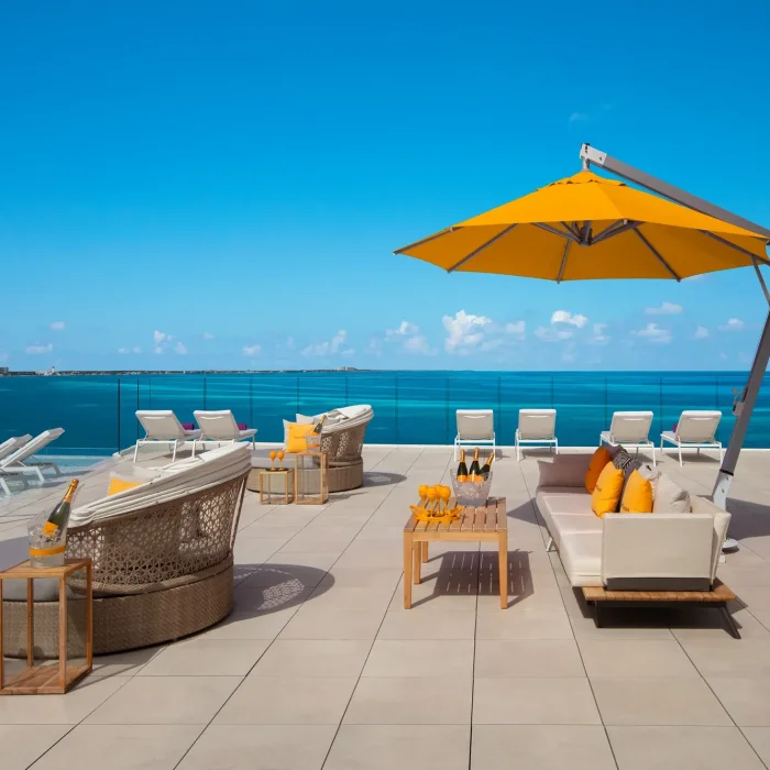 Bar Frizz at Breathless Cancun Soul Resort & Spa