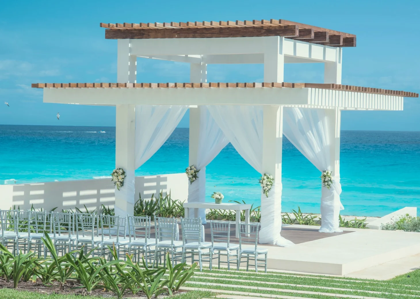 Symbolic ceremony in the coral gazebo at Coral Level at Iberostar Selection Cancun