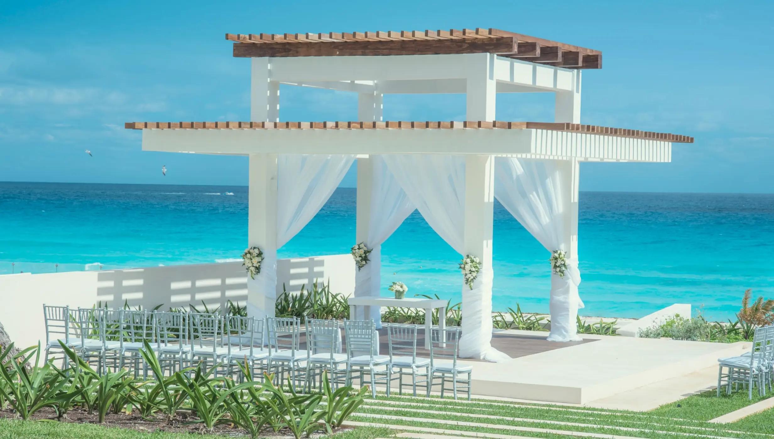 Symbolic ceremony in the coral gazebo at Coral Level at Iberostar Selection Cancun