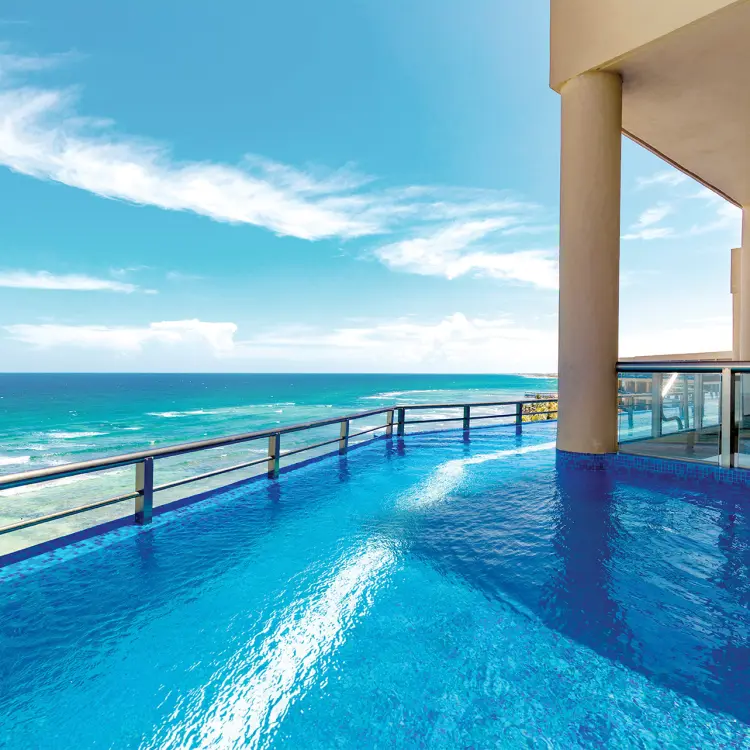 El Dorado Seaside Suites infinity balcony pool overlooking the ocean, Riviera Maya