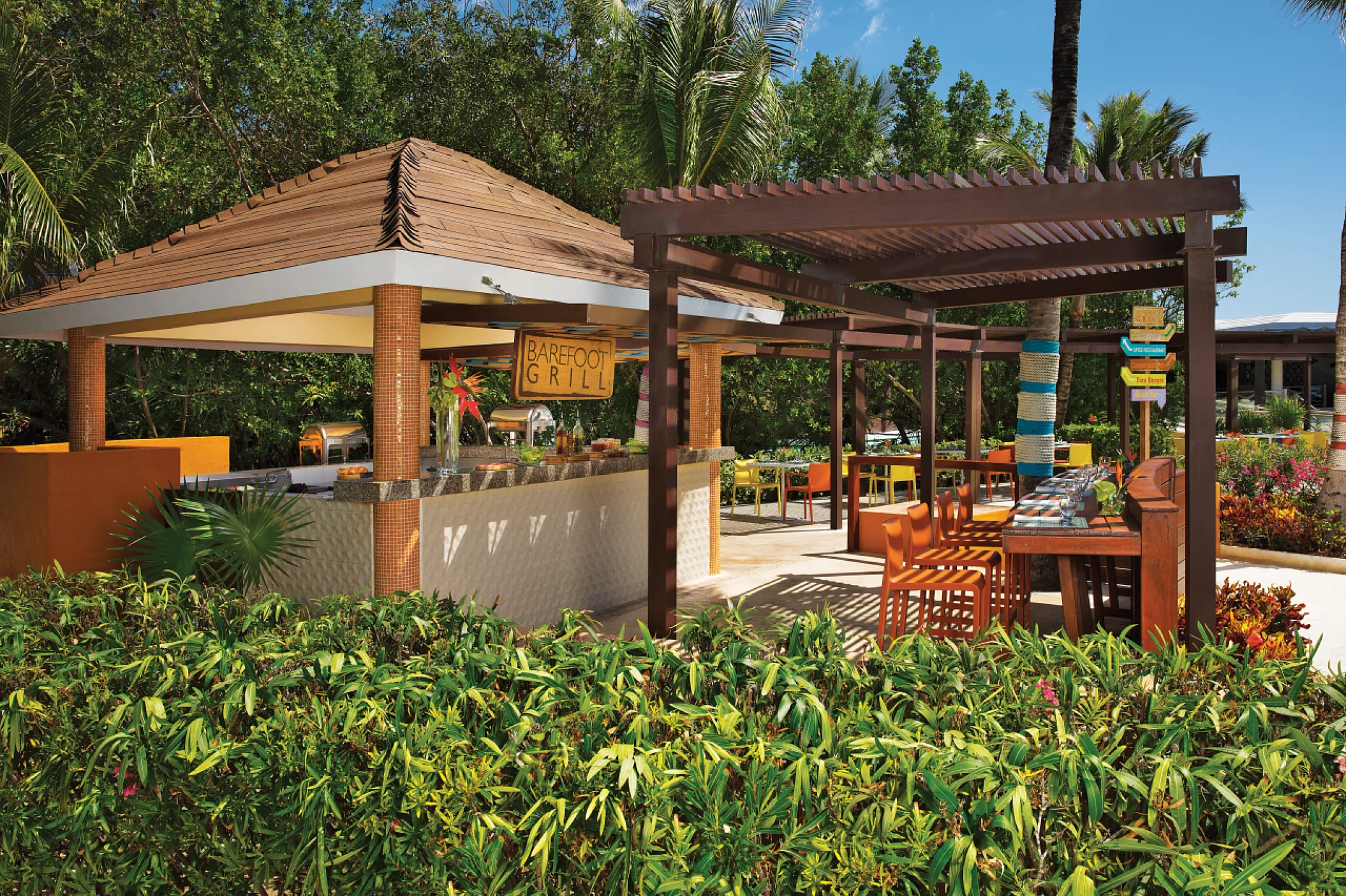Dreams Jade Resort poolside grill
