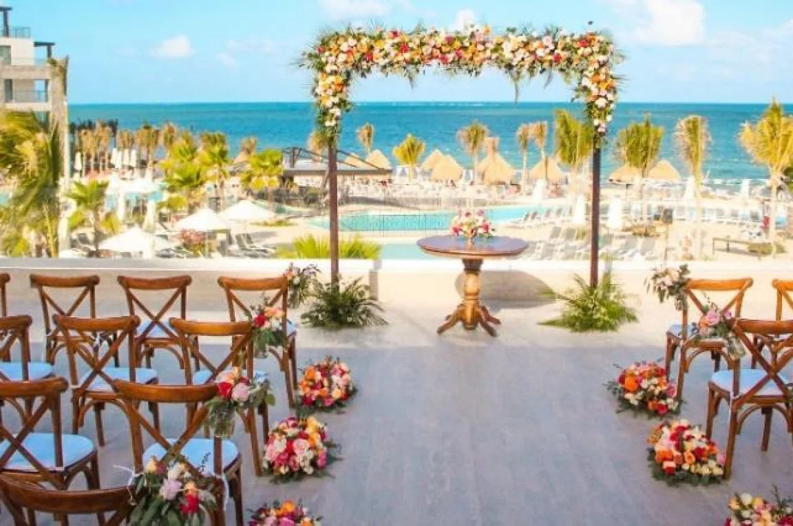 Ceremony decor in Blue Water Rooftop at Dreams Natura Resort and Spa