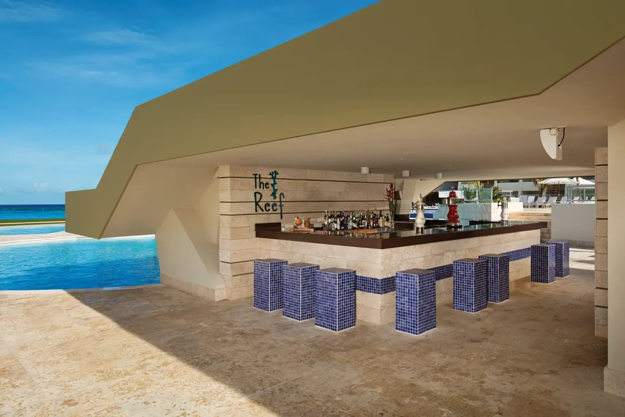 The Reef bar next to the swimming pool at Dreams Onyx, Punta Cana