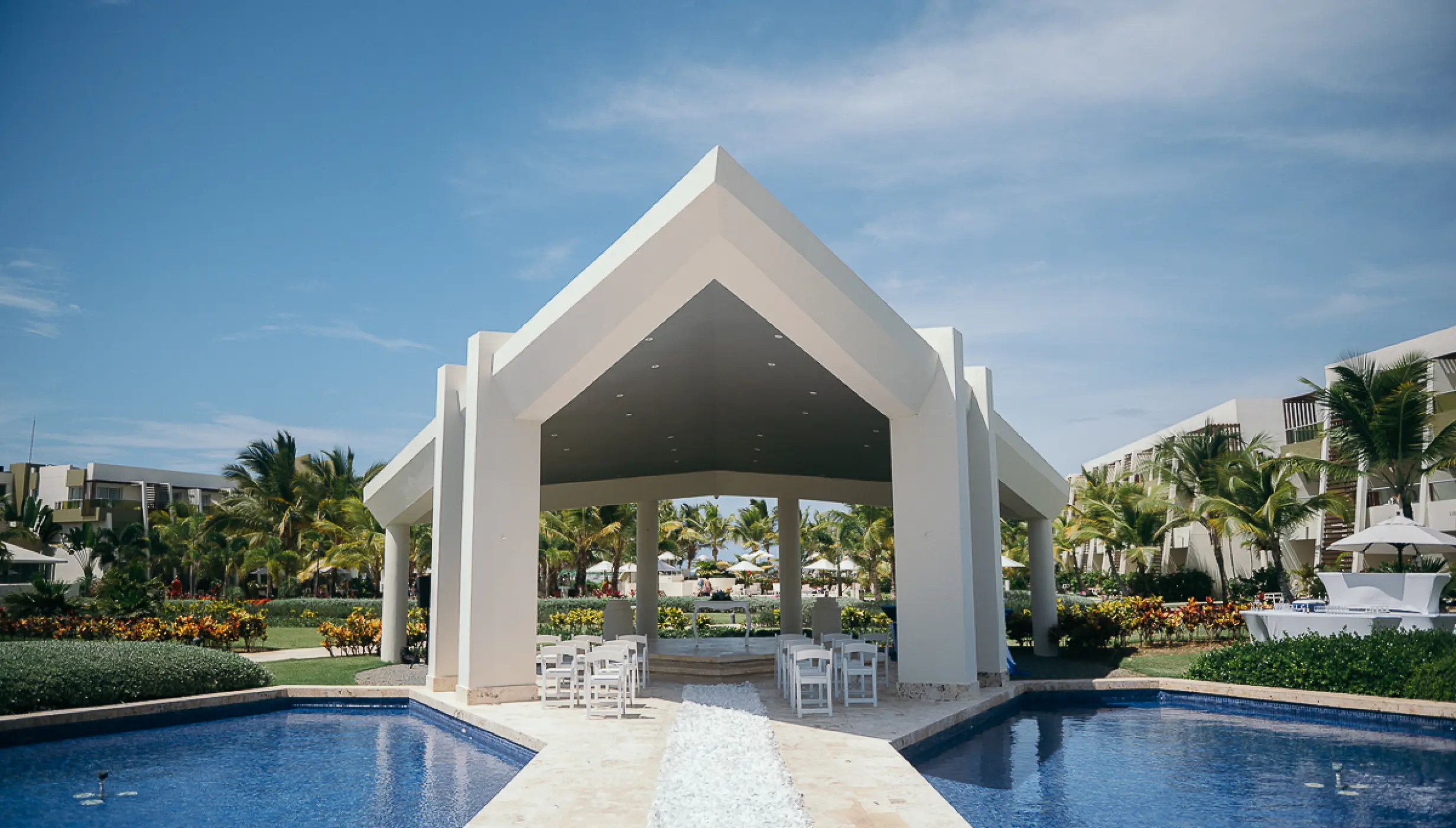 Ceremony decor on the fountain gazebo at Dreams Onyx Resort & Spa