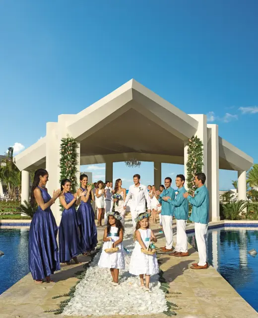 Wedding ceremony on the fountain gazebo at Dreams Onyx Resort & Spa