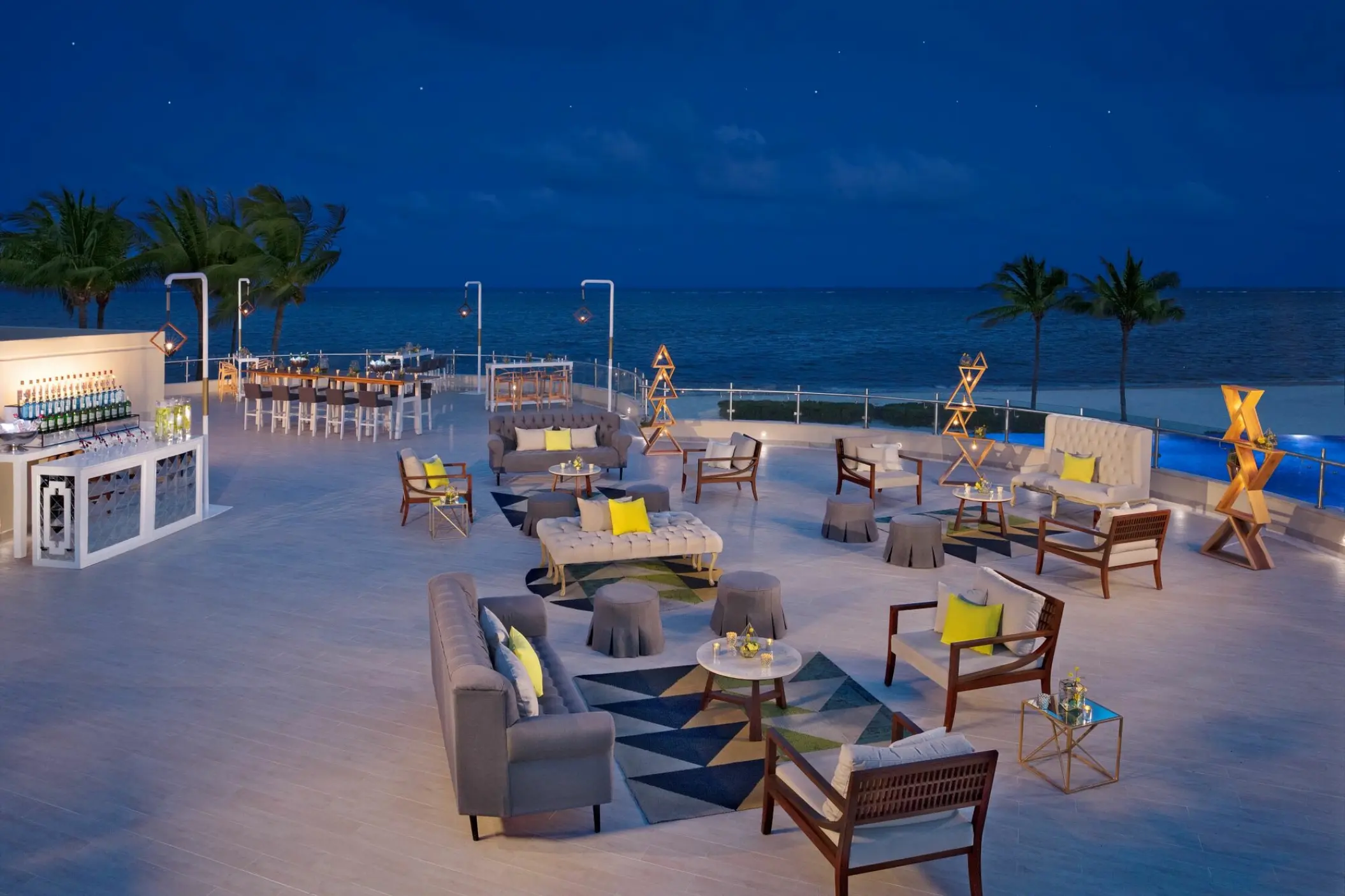 Cocktail party in the terrace cocktail at Dreams Riviera Cancun