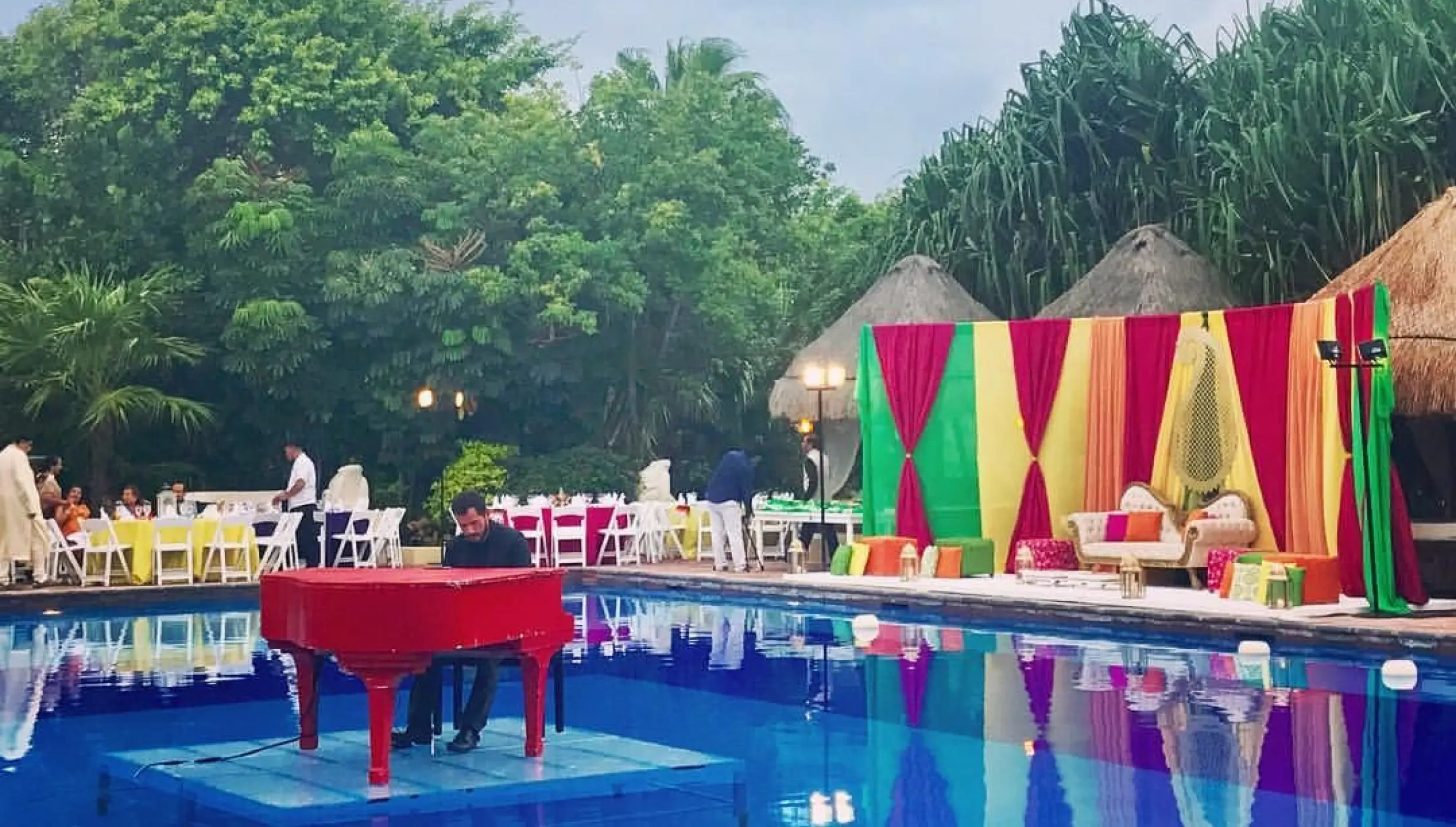 Dinner reception in Preferred Pool party venue at Dreams Sapphire Resort