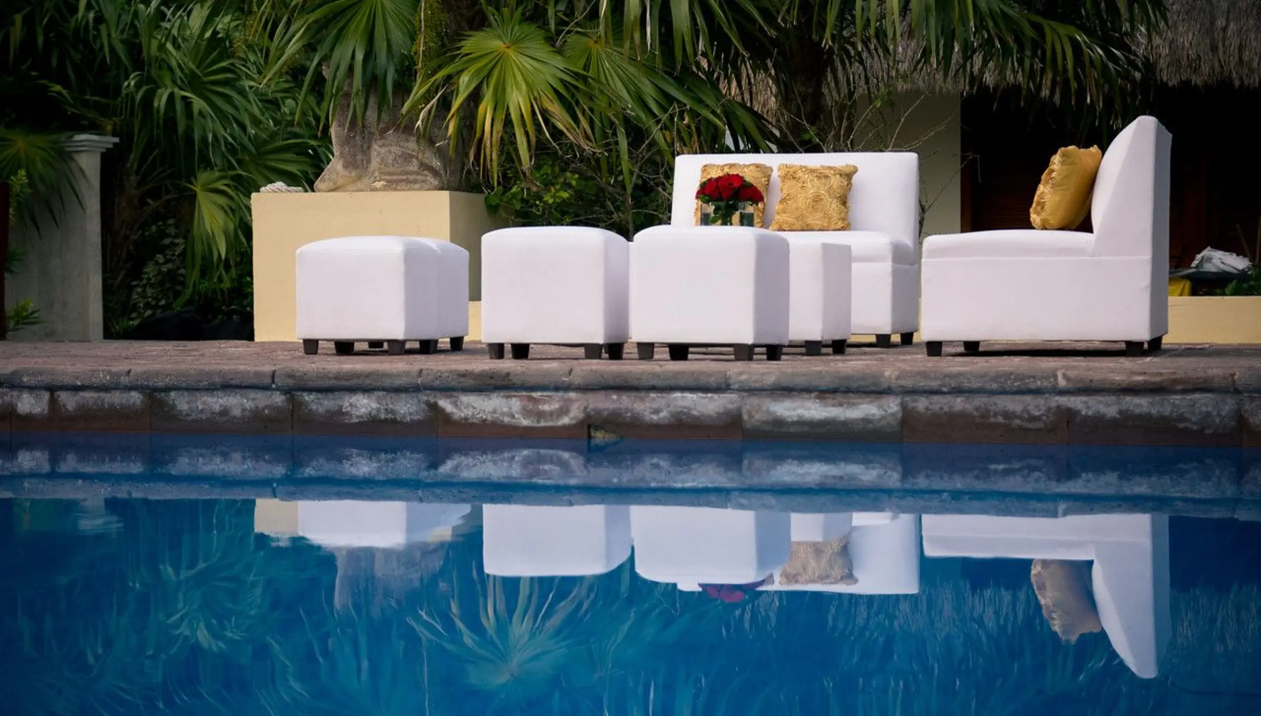 Cocktail party in Preferred Pool party venue at Dreams Sapphire Resort