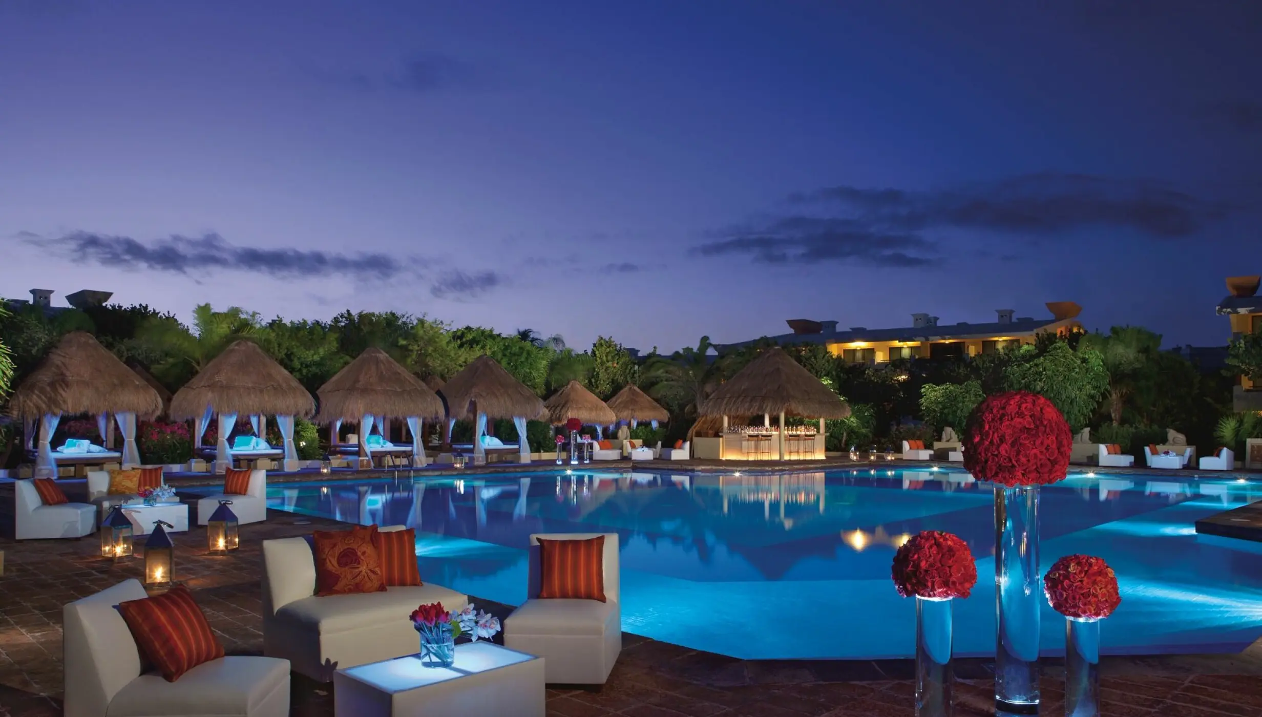 Cocktail party in Preferred Pool party venue at Dreams Sapphire Resort