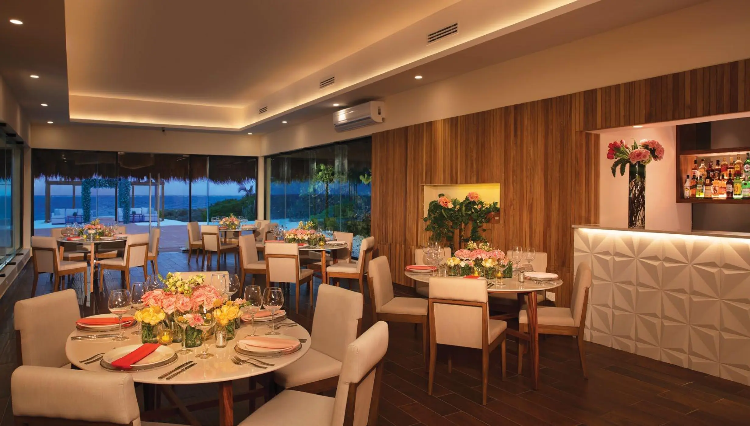 Dinner reception in Vista del mar Indoor venue at Dreams Sapphire Resort and Spa